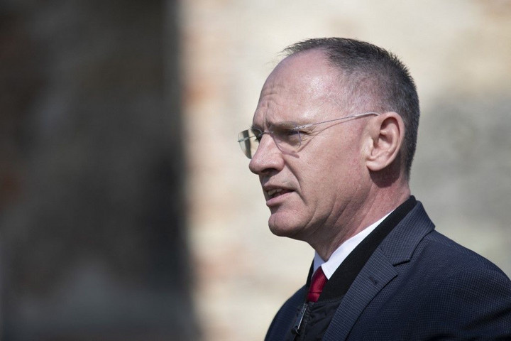 Az osztrák belügyminiszter az EU külső határainak megerősítését sürgette Bukarestben