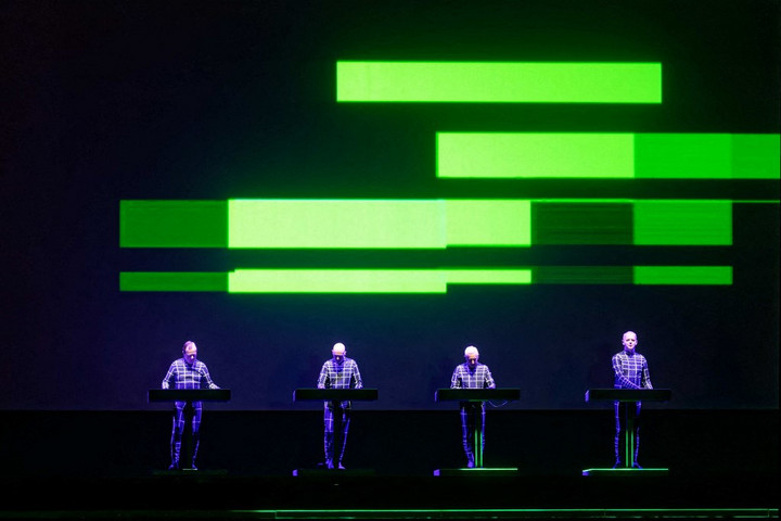 Fotó: AFP/dpa/Henning Kaiser Fellép a Kraftwerk is a Gyárkert KultúrParkban Veszprémben