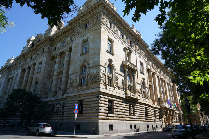 Az MNB törli az OTT-ONE Nyrt.-t a Budapesti Értéktőzsde terméklistájáról