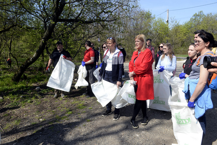 Fotó: MTI/Kovács Attila Rekordmennyiségű szelektív hulladékot gyűjtöttek a diákok a Fenntarthatósági Témahét alatt