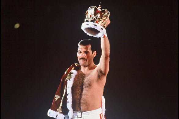 Elárverezik Freddy Mercury hagyatékát