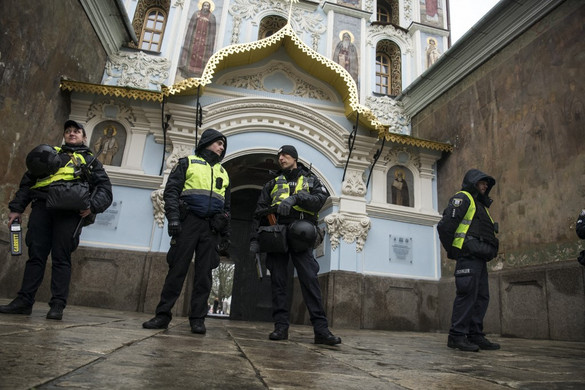 Rendőrök hatoltak be a kijevi Pecserszka Lavra területére