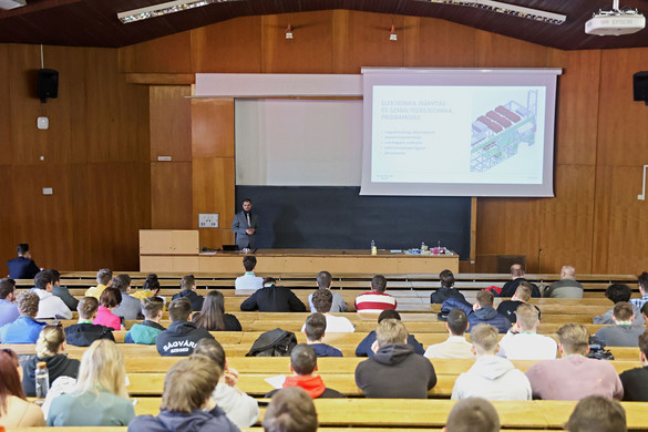 Gazdasági informatika képzés beindítását tervezik jövőre a nagyváradi Partiumi Keresztény Egyetemen
