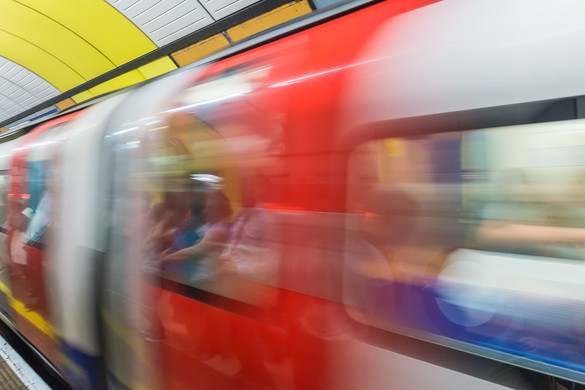 Arra kéri a brit vasút az utasokat, hogy ne nézzenek pornót a vonatokon