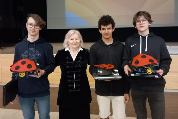 Hat magyar csapat jutott tovább a nemzetközi robotikai diákversenyre + VIDEÓ