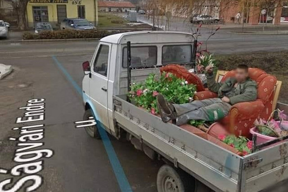 Borsodban járt a Google Street View autója, görcsöt kaptak a nevetéstől