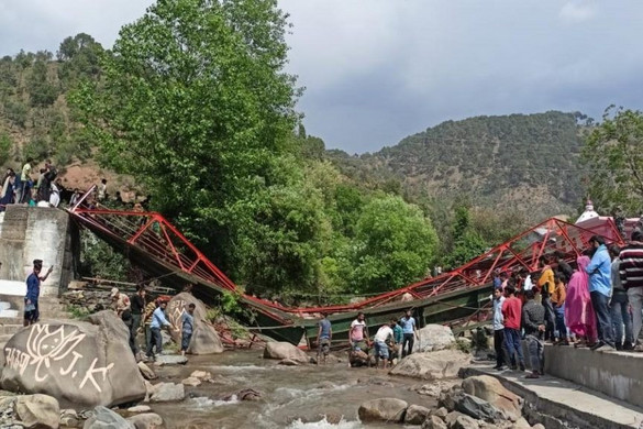 Leszakadt egy híd Kasmírban