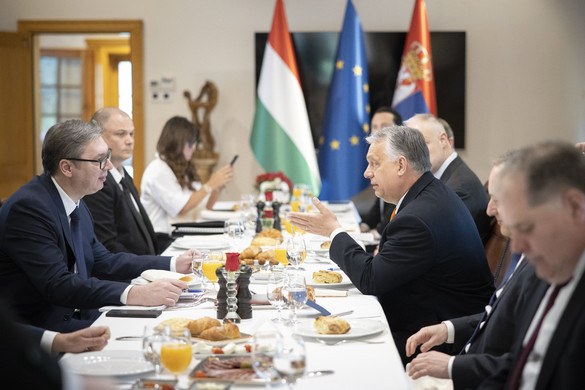 Orbán Viktor: Új szintre emeljük a hadiipari együttműködést Szerbiával