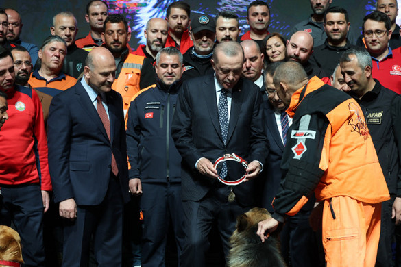 Erdogan kitüntette a HUNOR-t