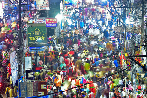 Már áprilisban meghaladhatja India népessége Kínáét
