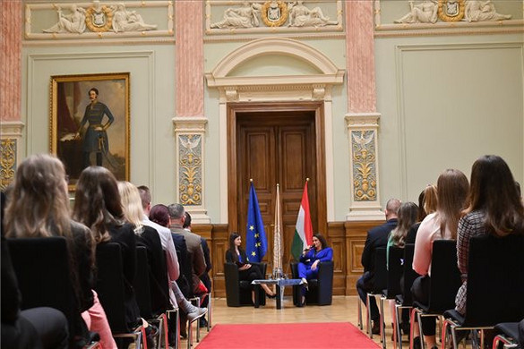 A köztársasági elnök szerepe a magyar diplomáciában