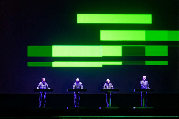 Fellép a Kraftwerk is a Gyárkert KultúrParkban Veszprémben