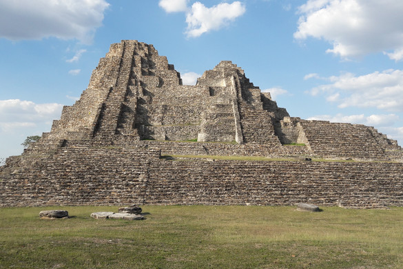Lefejezett testeket találtak egy maja templomnál