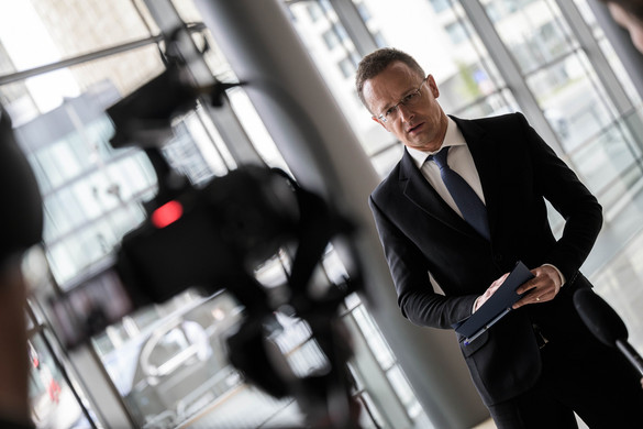 Szijjártó Péter: Újabb magyar állampolgár van biztonságos helyen