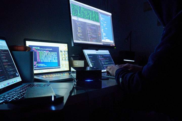 Fotó: NorthFoto Több mint egymillió ember személyes adataihoz fértek hozzá hackerek