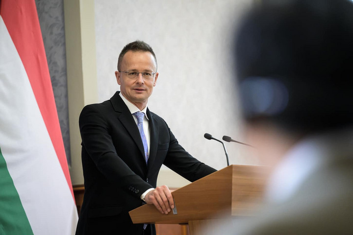 Fotó: Facebook/Szijjártó Péter Tízmilliárd forintos beruházással bővíti szadai gyárát a dél-koreai Sang-A Frontec