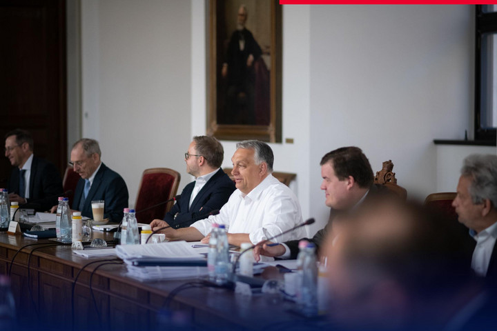 Fotó: Facebook Orbán Viktor: Háborús időkben is megvédjük a családokat, a munkahelyeket, a rezsicsökkentést, a nyugdíjakat!