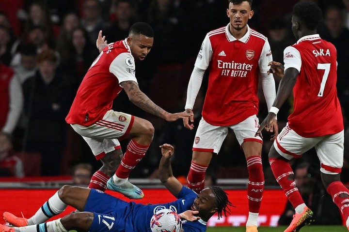 Az Arsenal győzött a szenvedő Chelsea ellen és az élre ugrott