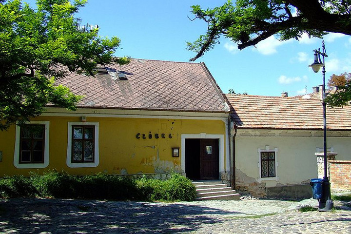 Fotó: Wikipédia Megújult a Czóbel-kiállítás