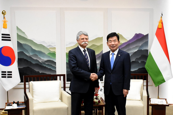 Kövér László Dél-Koreában a nemzetgyűlés elnökével tárgyalt