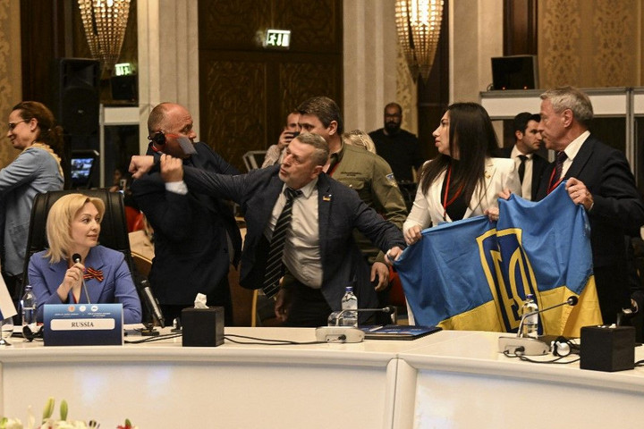 Fotó: AFP/Anadolu Agency/Ercin Erturk Dulakodni kezdtek ukrán és orosz küldöttek egy ankarai találkozón