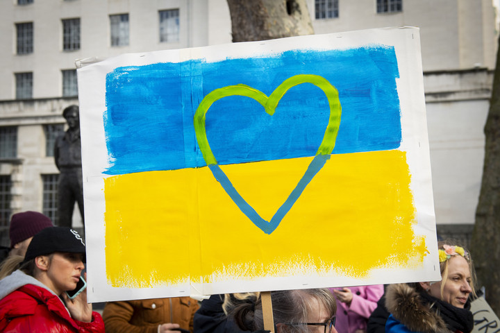 Fotó: NorthFoto Kína felszólította a nagykövetségeket, hogy távolítsák el az ukránbarát plakátokat az épületekről