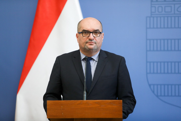 Több százezer menekült érkezett Kárpátaljára