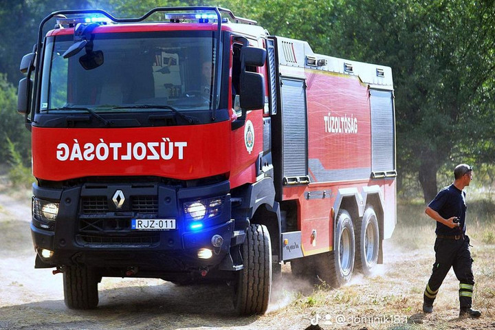Fotó: Facebook/Katasztrófavédelem A Belügyminisztériumhoz vonult ki a Katasztrófavédelem