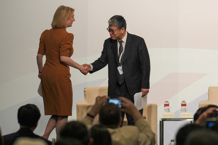 Fotó: Anadolu Agency via AFP/Walid Berrazeg Peking szerint Liz Truss tajvani látogatása csak egy politikai show-műsor