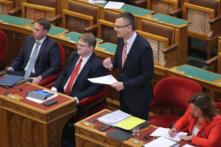 Fotó: MH/Purger Tamás Rétvári Bence: Nyolcszázezer forint lehet a magyar pedagógusok átlagbére 2025-re