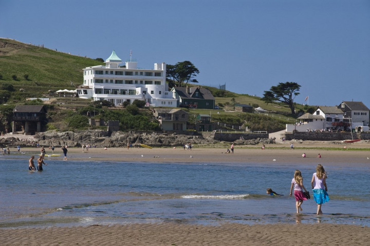 Agatha Christie inspirációja, Burgh Island 15 millió fontért eladó