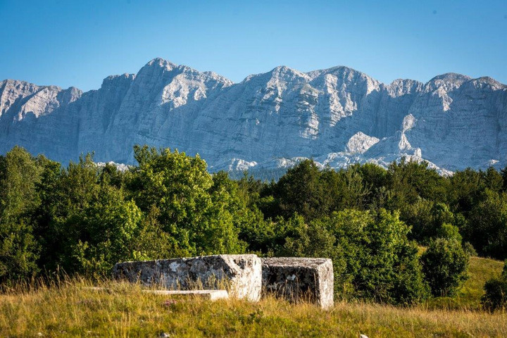 Több órán át lógott egy sérült hegymászó a szakadék felett Bosznia-Hercegovinában
