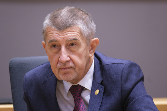 A cseh szenátus is megszavazta a politikusokra vonatkozó összeférhetetlenségi törvény szigorítását