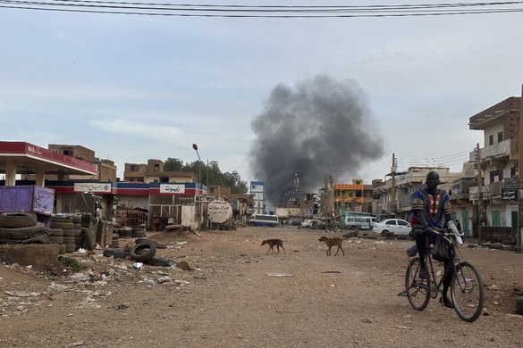 A szudáni hadsereg vezetője háborús bűnökkel vádolta meg a félkatonai erőket tévébeszédében