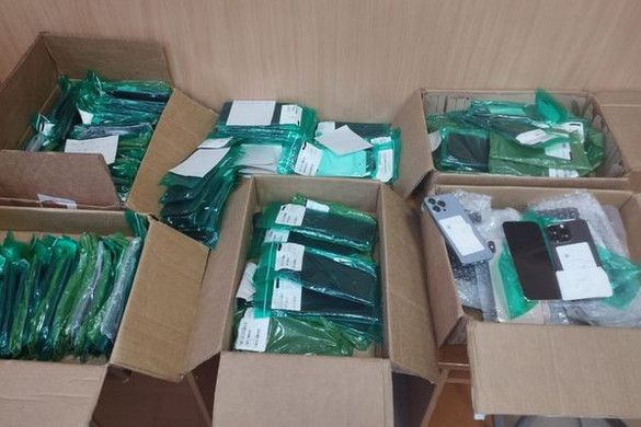 Egy nőnél 160 iPhone-t találtak a kárpátaljai vámosok