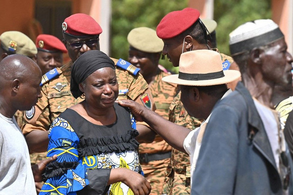 Több tucat civilt mészároltak le ismeretlen fegyveresek Burkina Fasóban