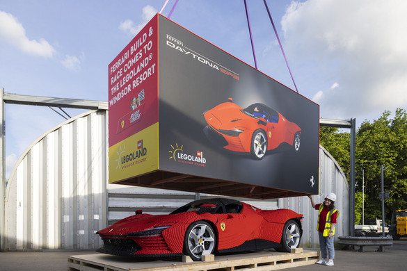 Bemutatkozott a Ferrari életnagyságú Lego modellje