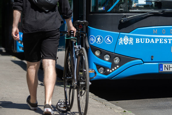 Így zaklatta szexuálisan az 5-ös busz utasait egy szatír fényes nappal