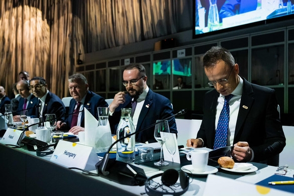Szijjártó szerint botrányos, hogy Ukrajna a háború nemzetközi szponzorának nevezi az OTP-t