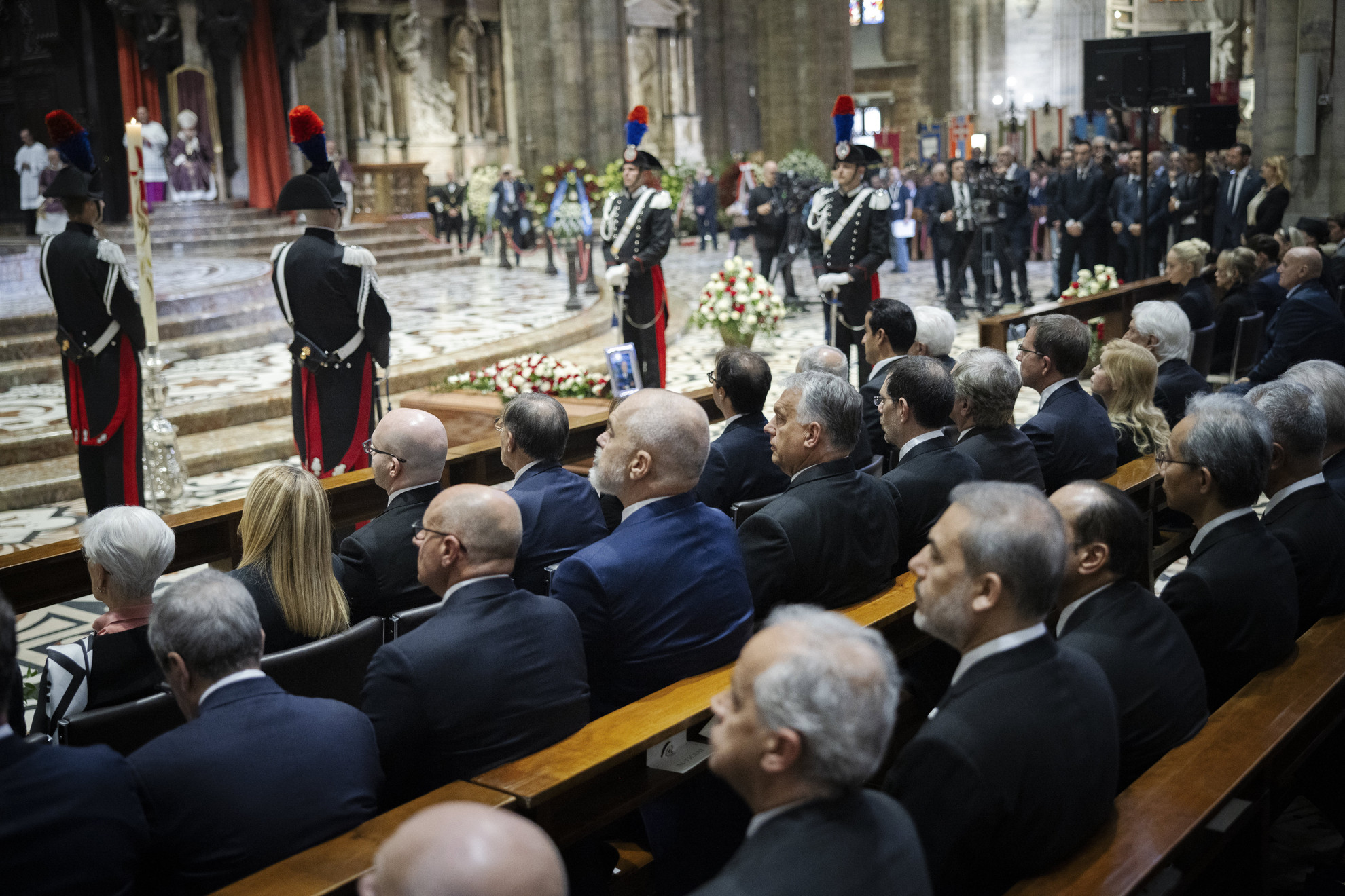 Fotó: MTI/Miniszterelnöki Sajtóiroda/Fischer Zoltán Orbán Viktor Silvio Berlusconi temetésén