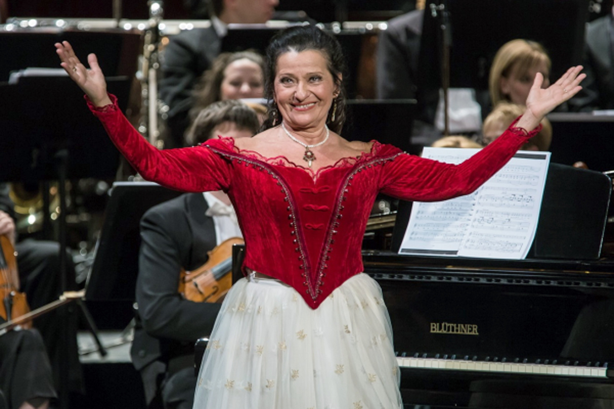 Tokody Ilona a negyven éves operaénekesi pályáját ünneplő gálaesten - A magyar világsztár szoprán  fontosnak tartja, hogy a fiatalabb operaénekesek is belehelyezkedjenek a magyar operai hagyományba