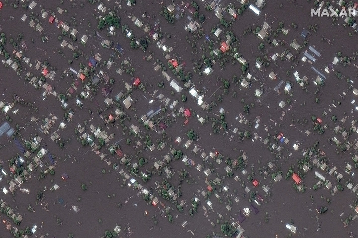 Fotó: Satellite image ©2023 Maxar Technologies / AFP A kahovkai vízerőmű felrobbantása egyelőre nem vezetett fertőző betegségek kitöréséhez