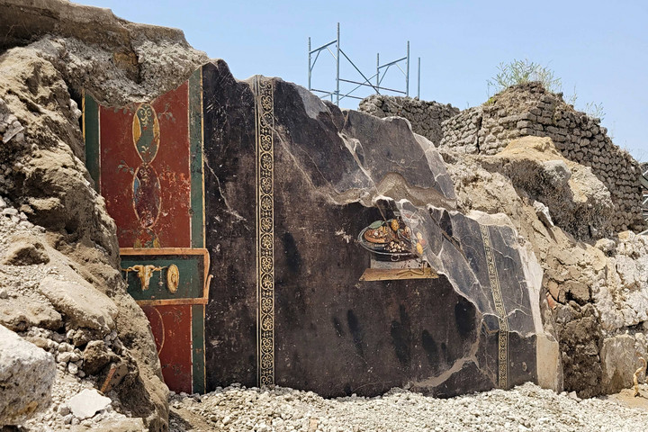 Fotó: Handout / Parco Archeologico di Pompei press office / AFP A pizza ősét fedezték fel az ásatáson talált freskón