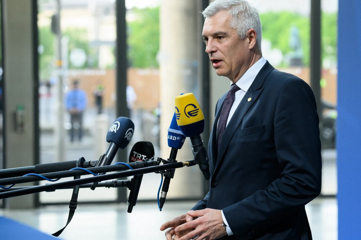 A volt miniszter is indulhat az államfői székért