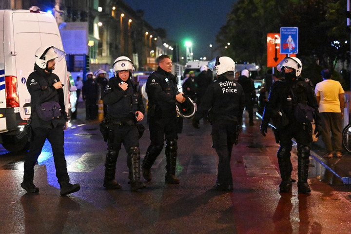 Fotó: Anadolu Agency via AFP/Anadolu Agency /Dursun Aydemir Zavargások törtek ki Brüsszelben a Franciaországban lelőtt tinédzser halála miatt