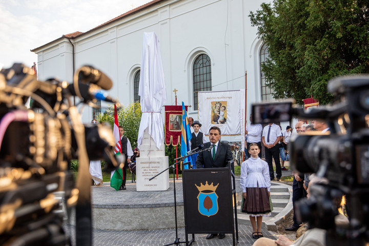 Fotó: MTI/Rosta Tibor Felavatták a nemzeti összetartozás emlékművét Újkígyóson