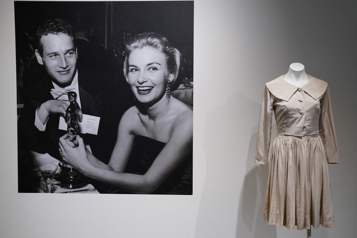 Fotó: TIMOTHY A. CLARY / AFP Több mint négymillió dollárért árverezték el Joanne Woodward és Paul Newman számos bútorát, műalkotását, ékszerét