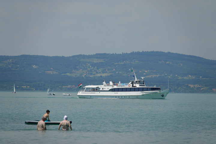 A rendszerváltás óta először érkeznek vadonatúj kompok és katamaránok a Balatonra