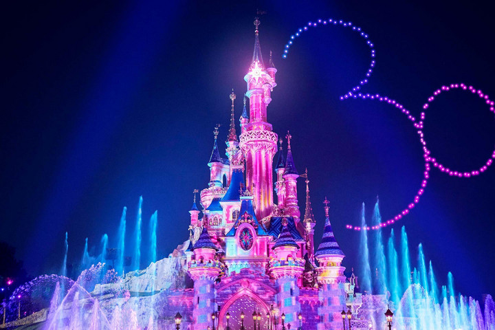 Meztelen női mellek a Disney egyik népszerű rajzfilmjében