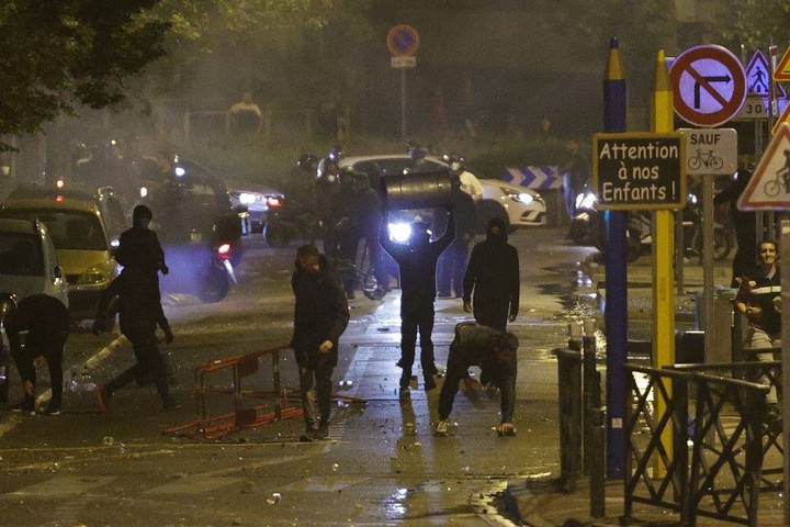 Fotó: AFP/Geoffroy Van der Hasselt Rendőrök a támadások célkeresztjében